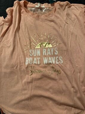 Maurices Peach Pink Tee with Gold Sunburst Graphic